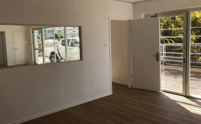 להשכרה משרד משופץ בקומת קרקע