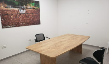 משרד באזור העסקים של נשר